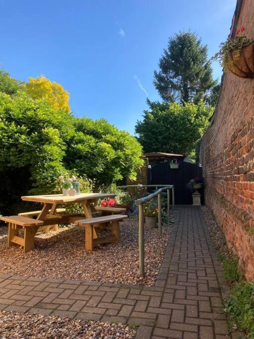 Beautiful 500 Year Old Listed Kentish Cottage Wingham Exterior photo